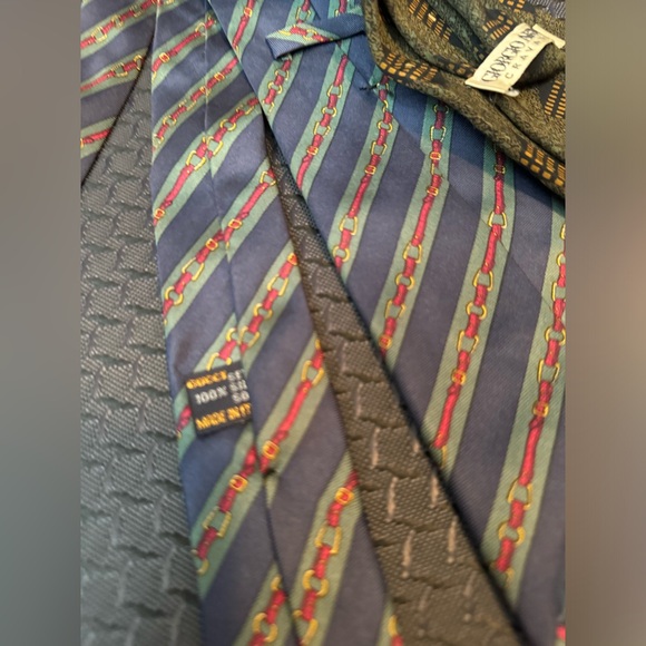 Mens Ties (Gucci and Giorgio Armani) - Picture 3 of 8